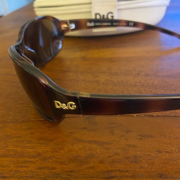 Sunglasses - Picture 2 of 3